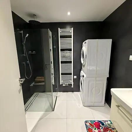 Arena View Apartment *
